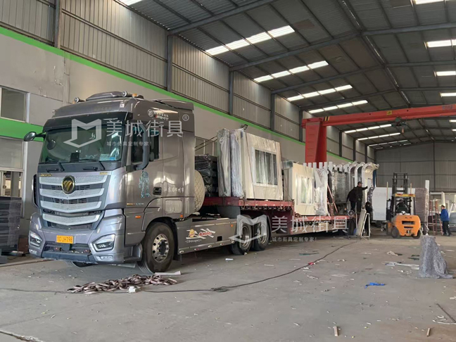 江蘇美城街具供應(yīng)江新疆第七批候車(chē)亭公交站臺(tái)發(fā)貨案例