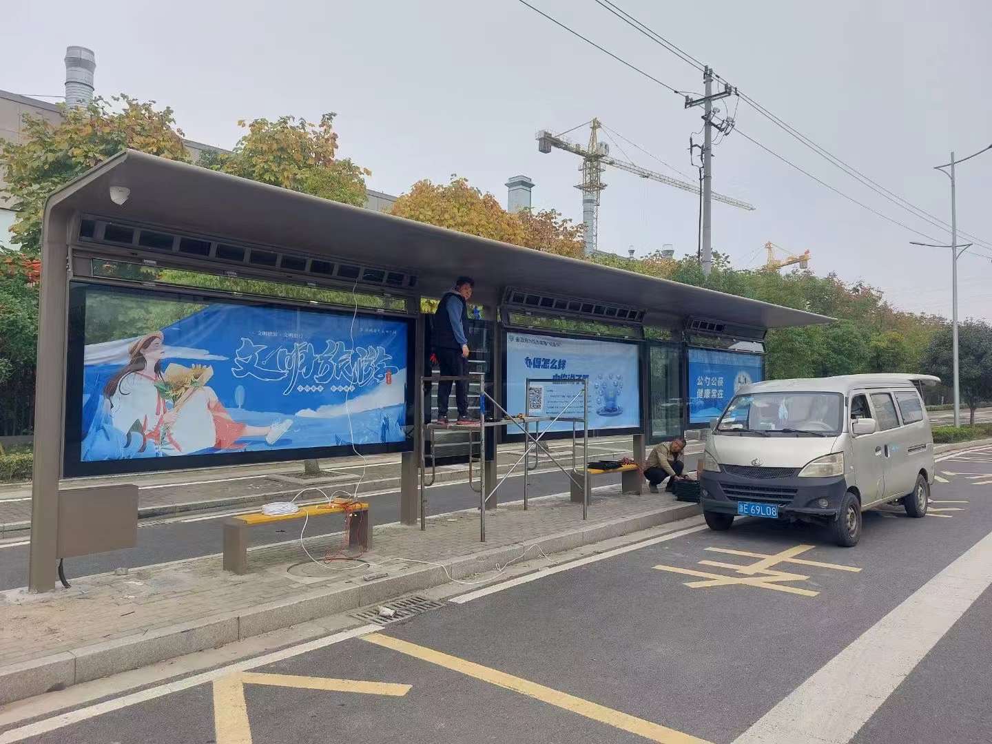 候車亭實(shí)物圖 候車亭實(shí)物圖